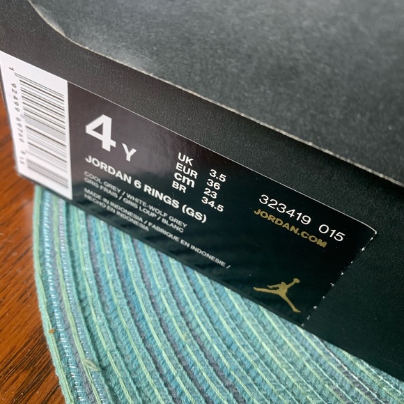 Boys Retro Jordan’s - Picture 5 of 5